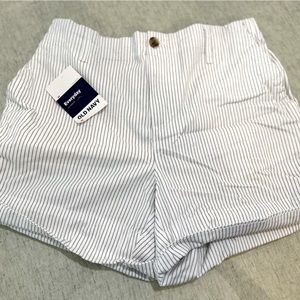 Old Navy women medium striped shorts